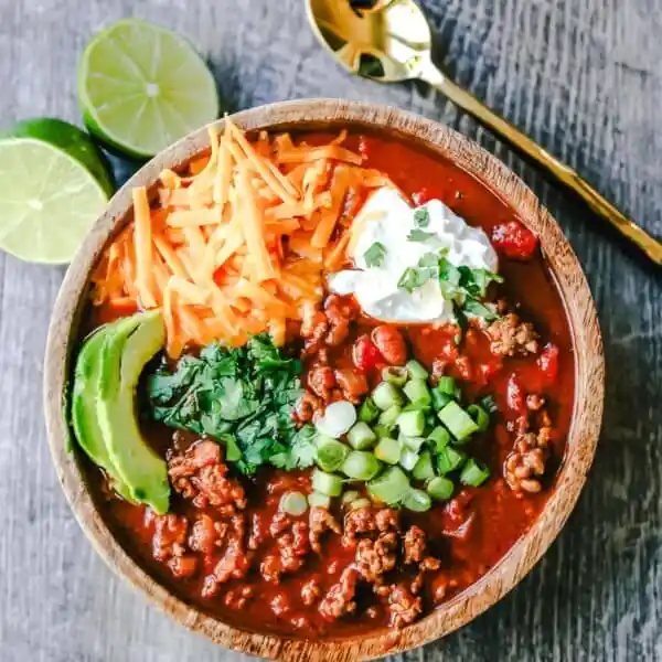 Award-Winning Beef Chili Recipe Chili Cook-Off Winning Beef Chili Recipe. There are SECRET ingredients that make this a winning chili recipe. How to make the best chili around! People will be begging for the recipe and want to know your secrets. www.modernhoney.com #chili #chilirecipe #beefchili