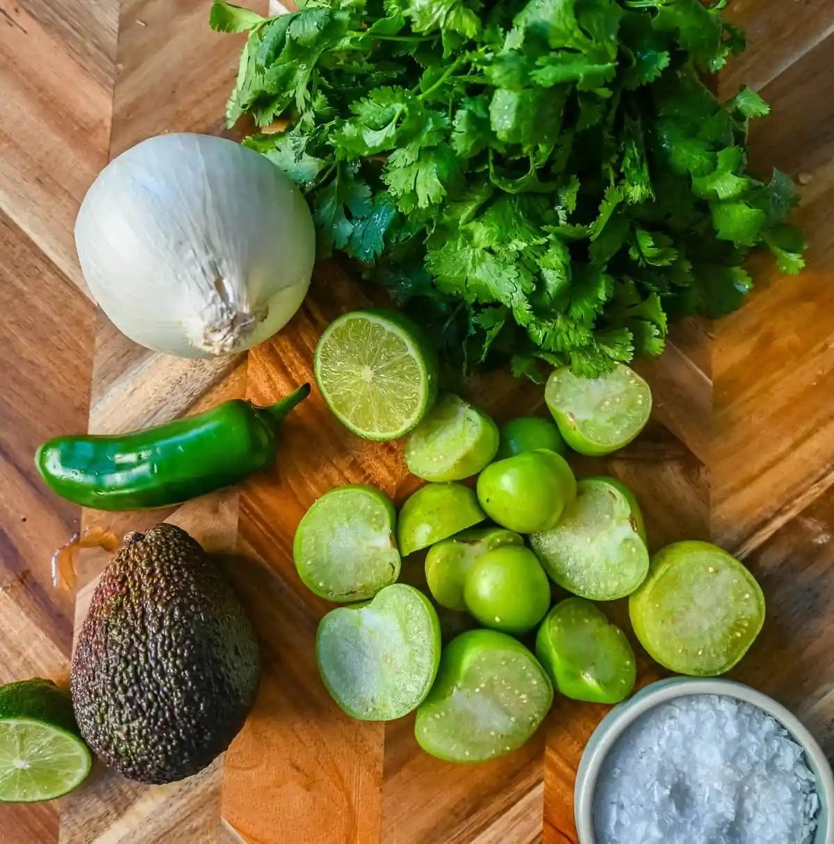 Avocado Salsa Ingredients. How to make guacamole salsa.