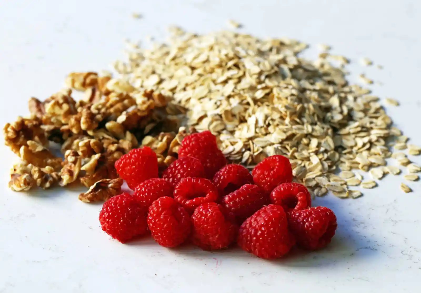 Heart Healthy Foods. Baked Oatmeal. Brown Sugar Baked Oatmeal. A warm, comfort food breakfast is a perfect way to serve a crowd or to re-heat for those busy mornings. www.modernhoney.com #bakedoatmeal #oatmeal #oatmealbake #brownsugaroatmeal