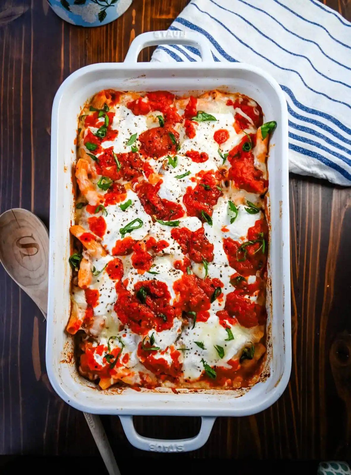 Baked Rigatoni with Sausage is a comforting Italian pasta dish that combines rigatoni, savory Italian sausage, and rich tomato sauce, all baked under a blanket of gooey melted cheese. This hearty, flavorful dinner recipe uses only 7 ingredients and is perfect for family dinners or as a make ahead dinner.