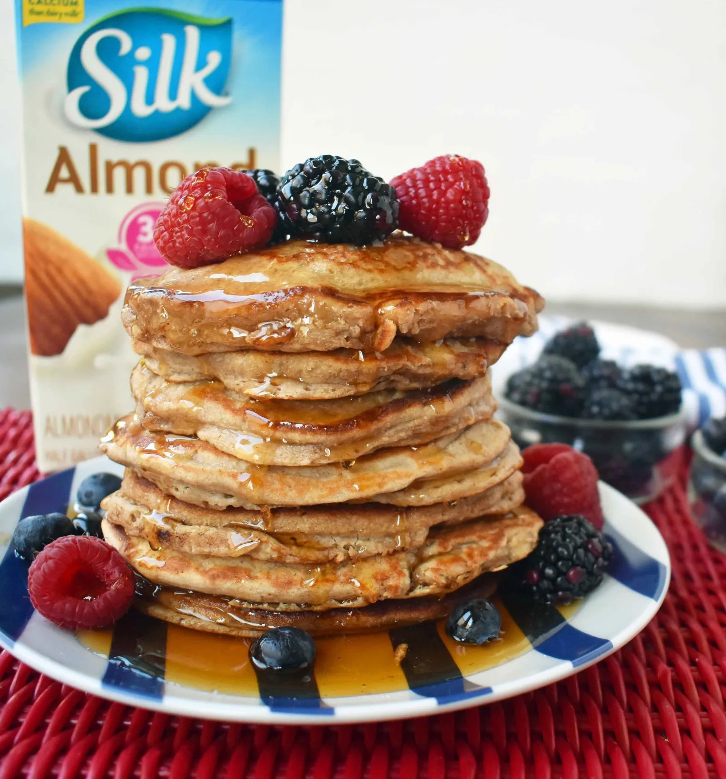Healthy Banana Oatmeal Pancakes by Modern Honey. No sugar, No oil, Gluten-free, Dairy-free pancakes. Made with only 7 ingredients.