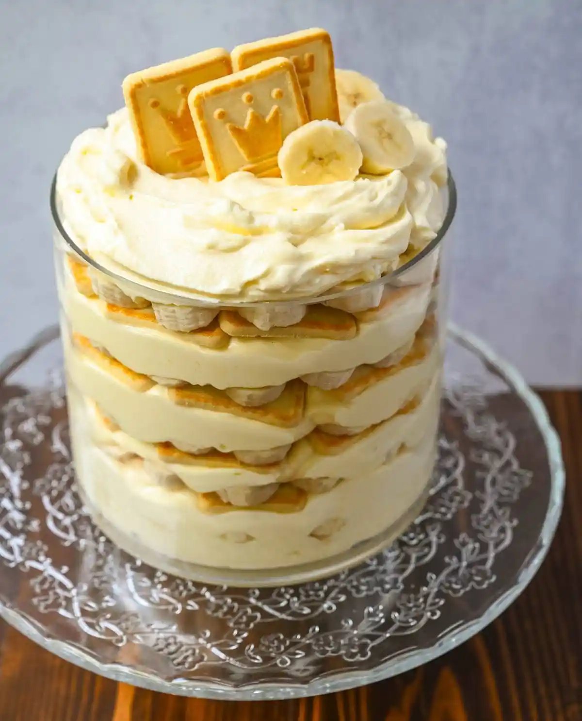 This banana pudding with Chessmen cookies is a rich, creamy, no-bake dessert layered with fresh bananas, buttery shortbread cookies, and fluffy vanilla pudding. Inspired by the classic Southern banana pudding and Magnolia Bakery. If you're looking for the best banana pudding recipe that’s simple yet impressive, this is it.