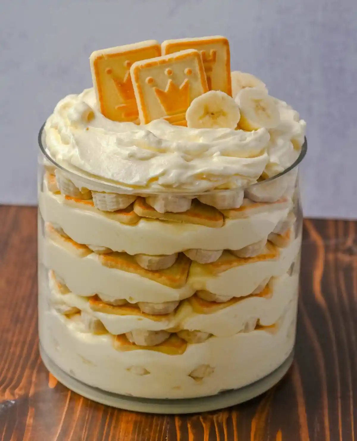 This banana pudding with Chessmen cookies is a rich, creamy, no-bake dessert layered with fresh bananas, buttery shortbread cookies, and fluffy vanilla pudding. Inspired by the classic Southern banana pudding and Magnolia Bakery. If you're looking for the best banana pudding recipe that’s simple yet impressive, this is it.