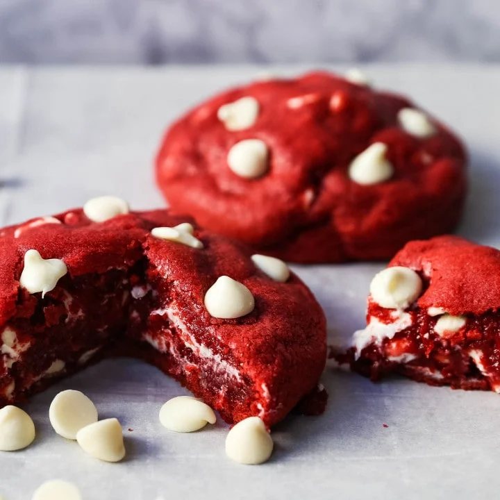 Red Velvet Cookies. Soft chewy famous Red Velvet Cookies with sweet white chocolate chips. www.modernhoney.com #redvelvet #redvelvetcookies #cookies #4thofJuly