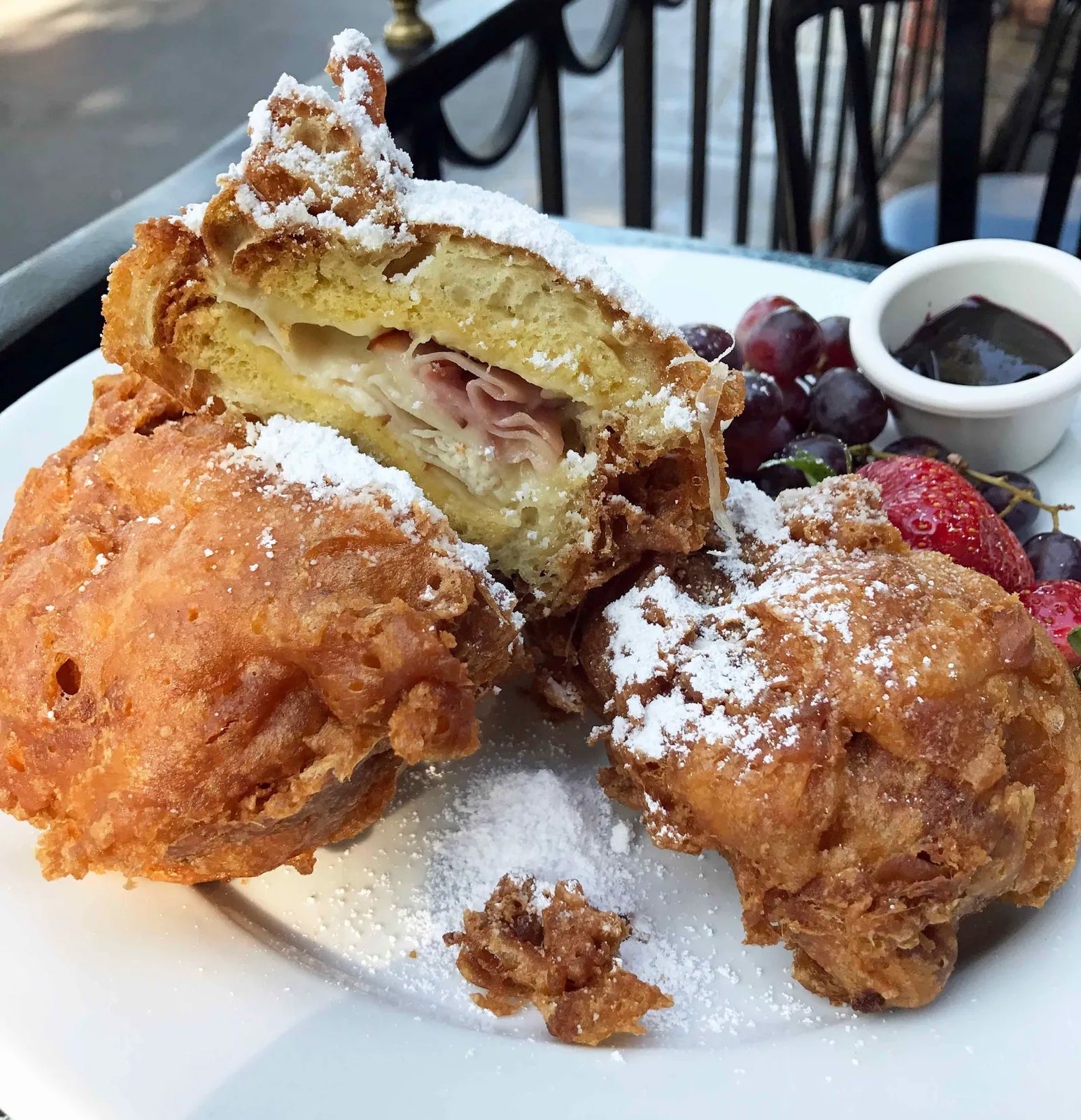 Monte Cristo Sandwich at Disneyland. The Best Eats and Treats at Disneyland. The best food to eat at Disneyland. A list of the most popular and favorite food at Disneyland parks. A list of what to eat at Disneyland. www.modernhoney.com