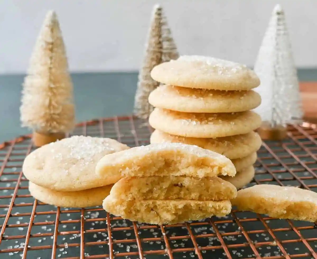 Best Soft Sugar Cookies. This is the best soft and chewy sugar cookie recipe that is so quick and easy. A classic sugar cookie recipe that doesn't even need frosting!