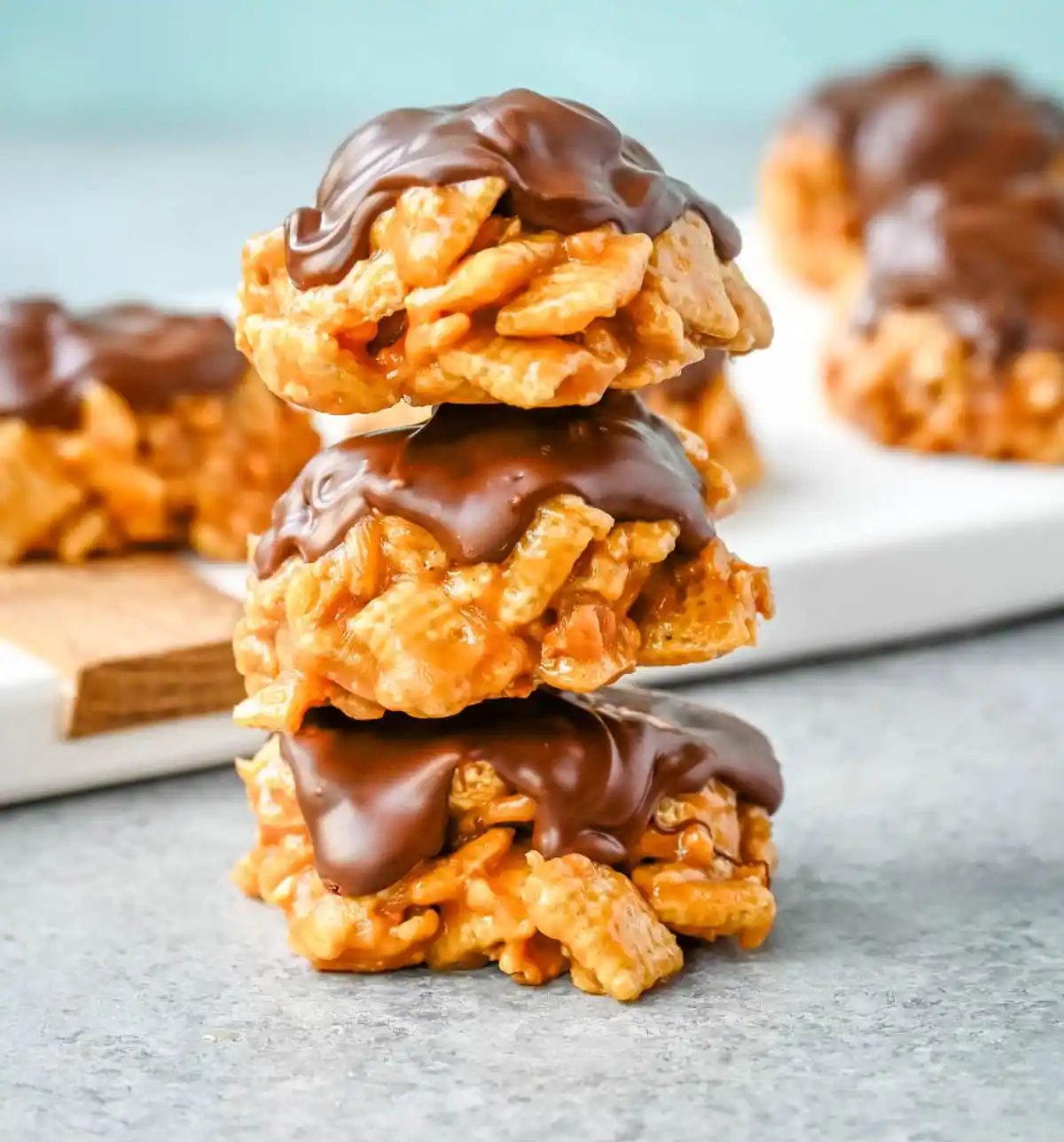 Chex Scotcheroos are an easy, delicious, no-bake treat that combines crunchy cereal, sweet peanut butter, and a chocolate-butterscotch topping. It’s a take on the classic Scotcheroos recipe, but we’re swapping out the usual Rice Krispies cereal for Rice Chex to make them crunchier. You are going to love this easy no-bake dessert.