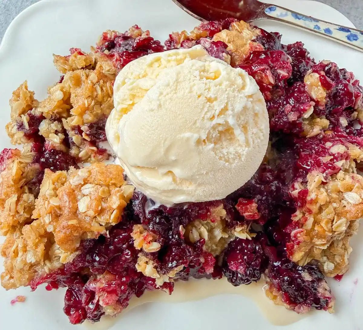 Blackberry Crisp