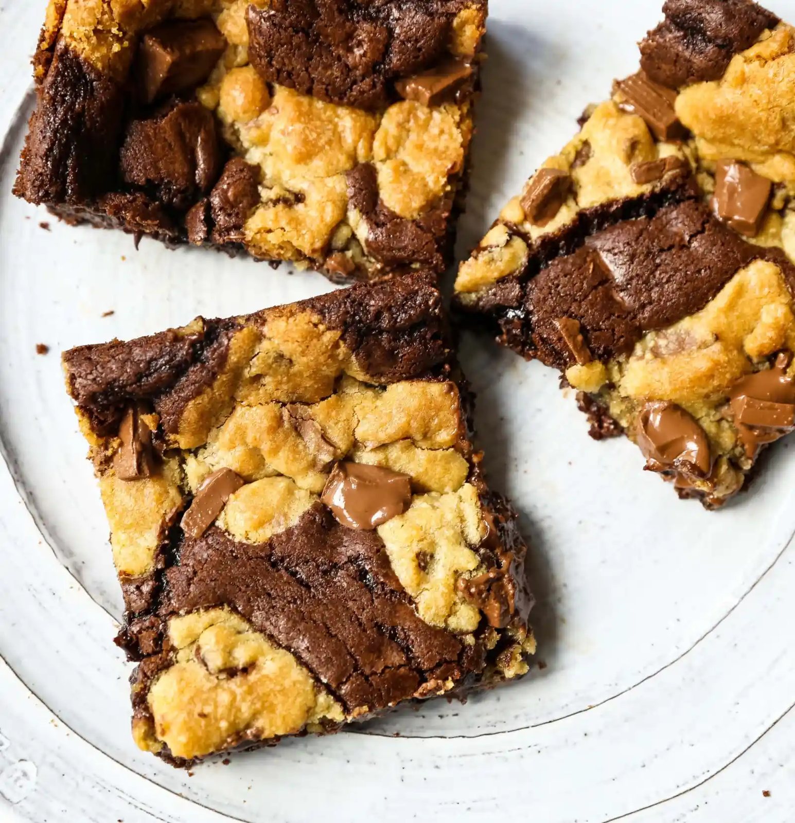 Brookie (Chocolate Chip Cookie and Brownie Bars)