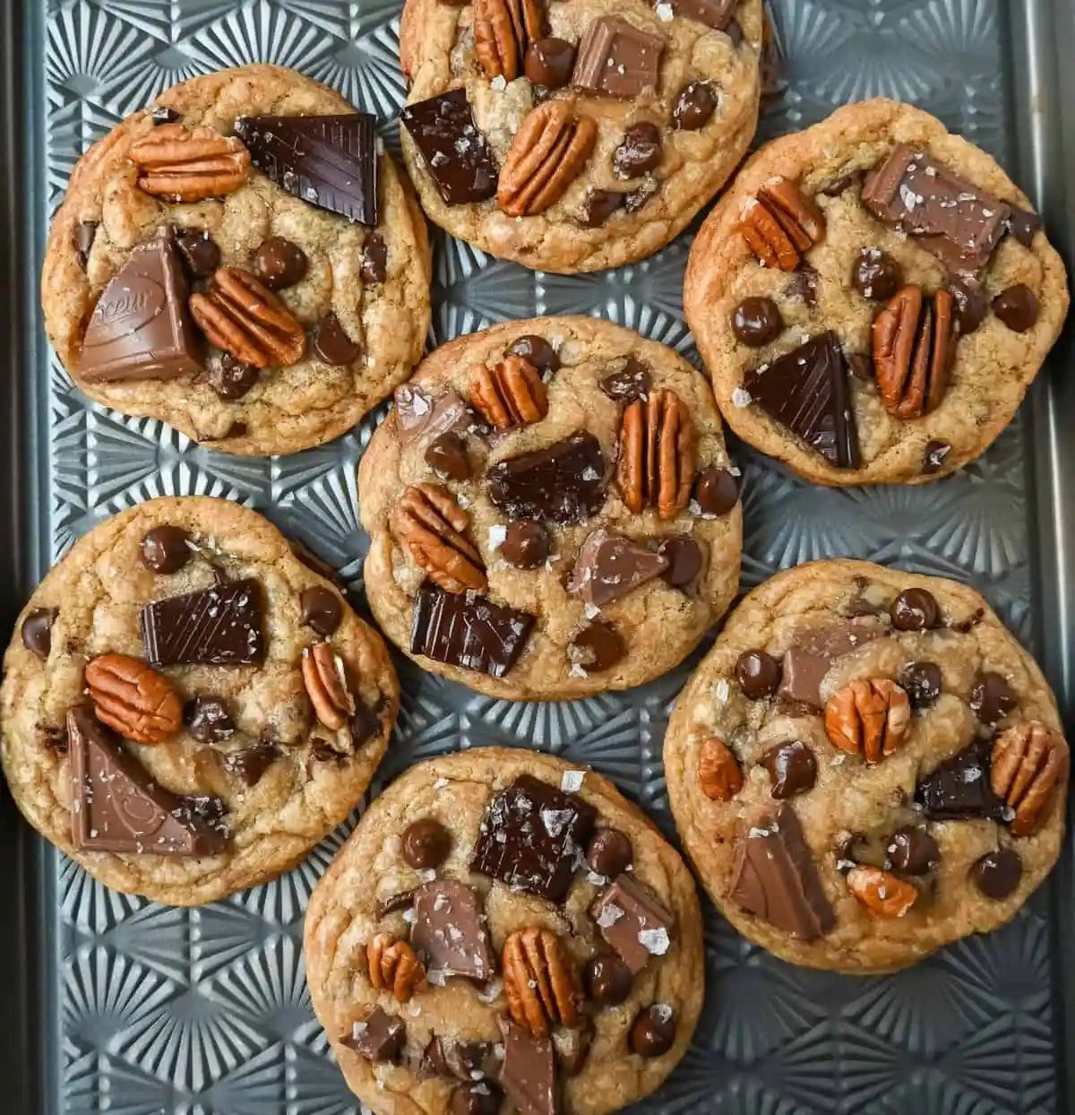 Browned Butter Pecan Chocolate Chunk Cookies. hese rich, buttery browned butter pecan cookies with chocolate chunks are the perfect soft, chewy, and nutty cookie. The browned butter is the star ingredient!