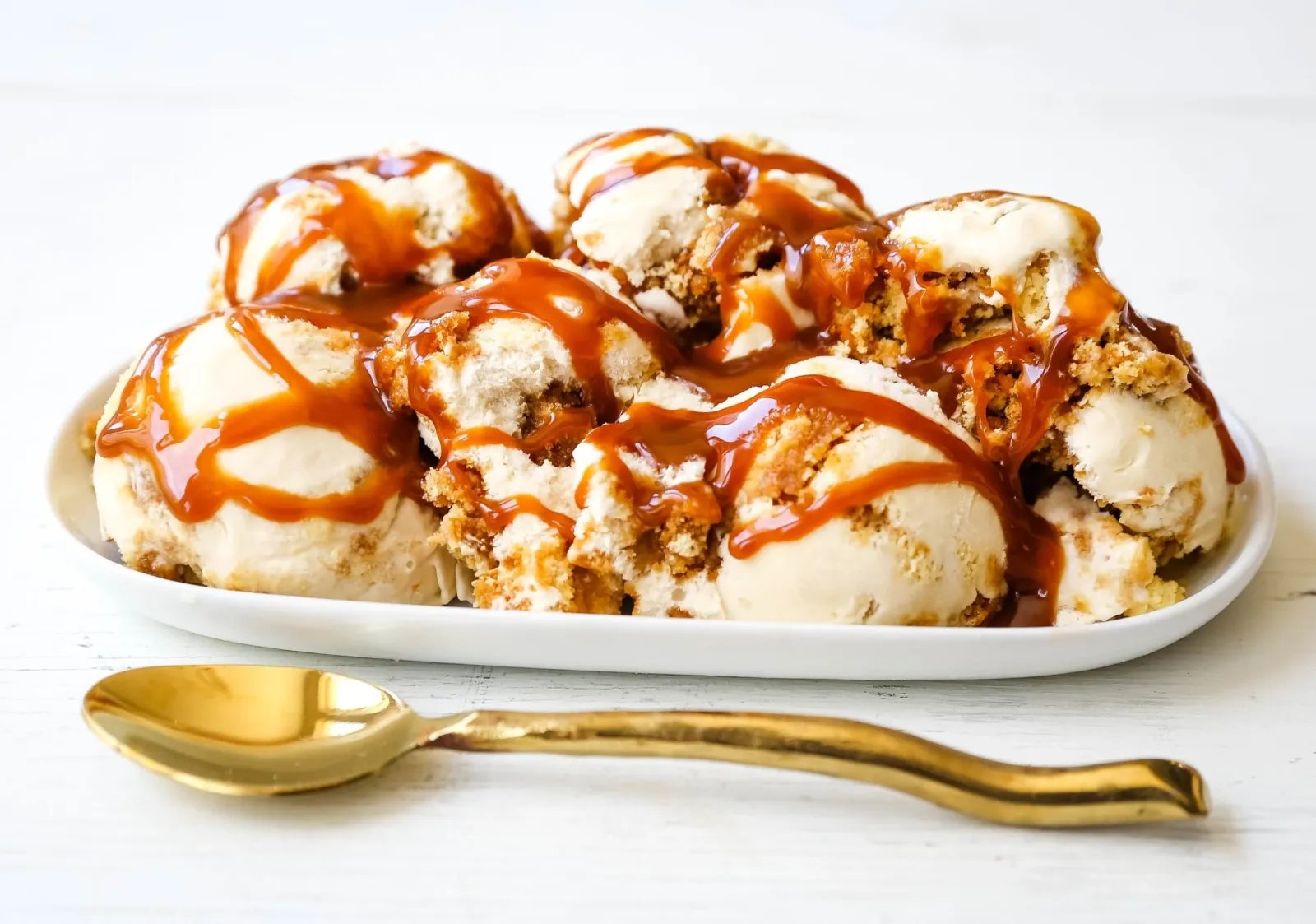 Jeni’s Gooey Butter Cake Ice Cream