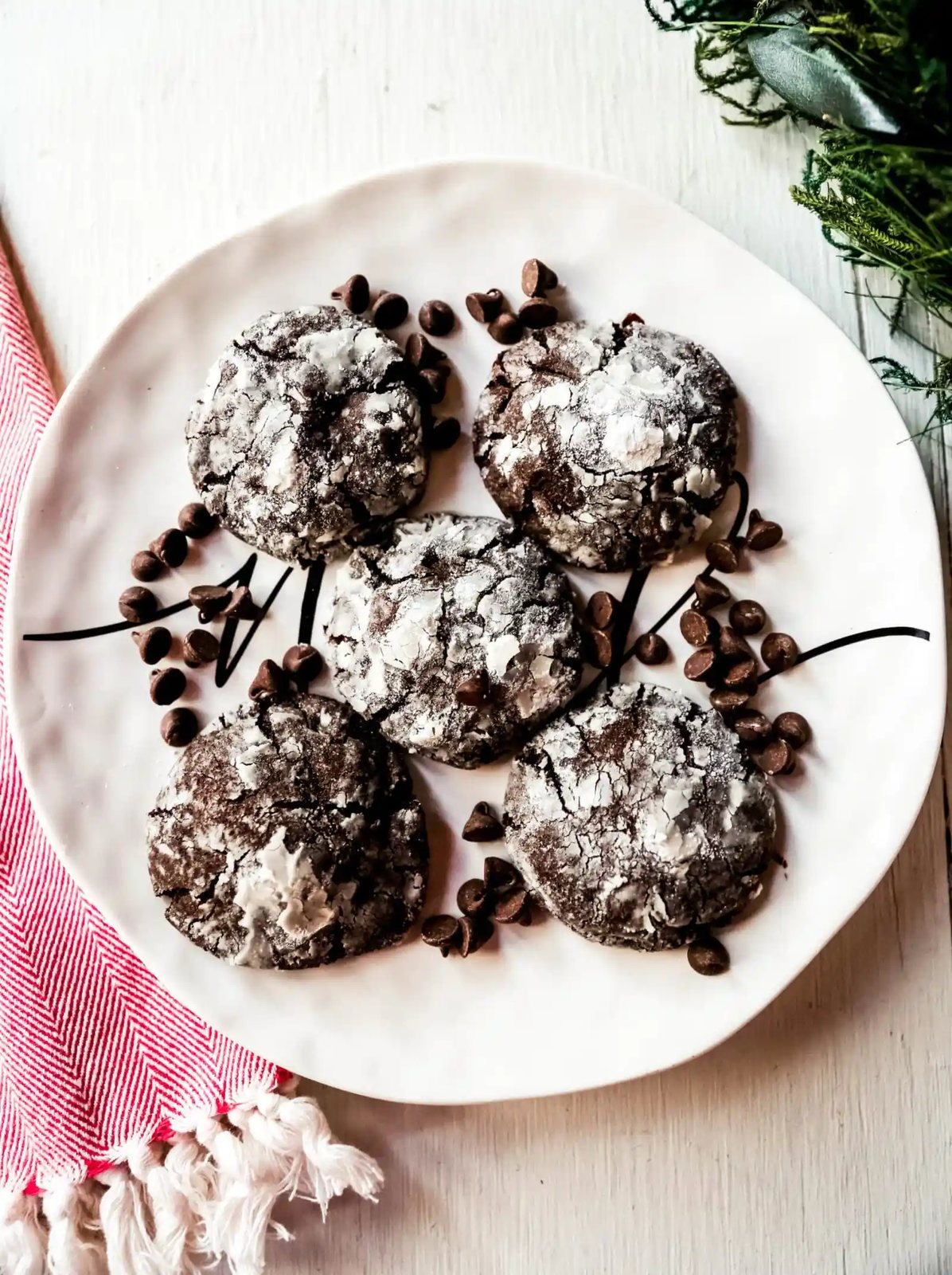 Chocolate Crinkle Cookies Soft, chewy, rich, fudgy chocolate cookies rolled into two types of sugar and baked until the edges crinkle. www.modernhoney.com #chocolatecookies #chocolatecrinklecookies #crinklecookies #christmascookies
