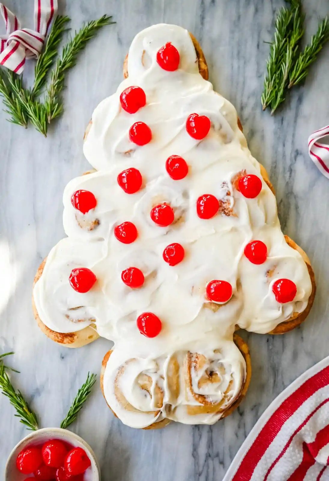 Cinnamon Roll Christmas Tree