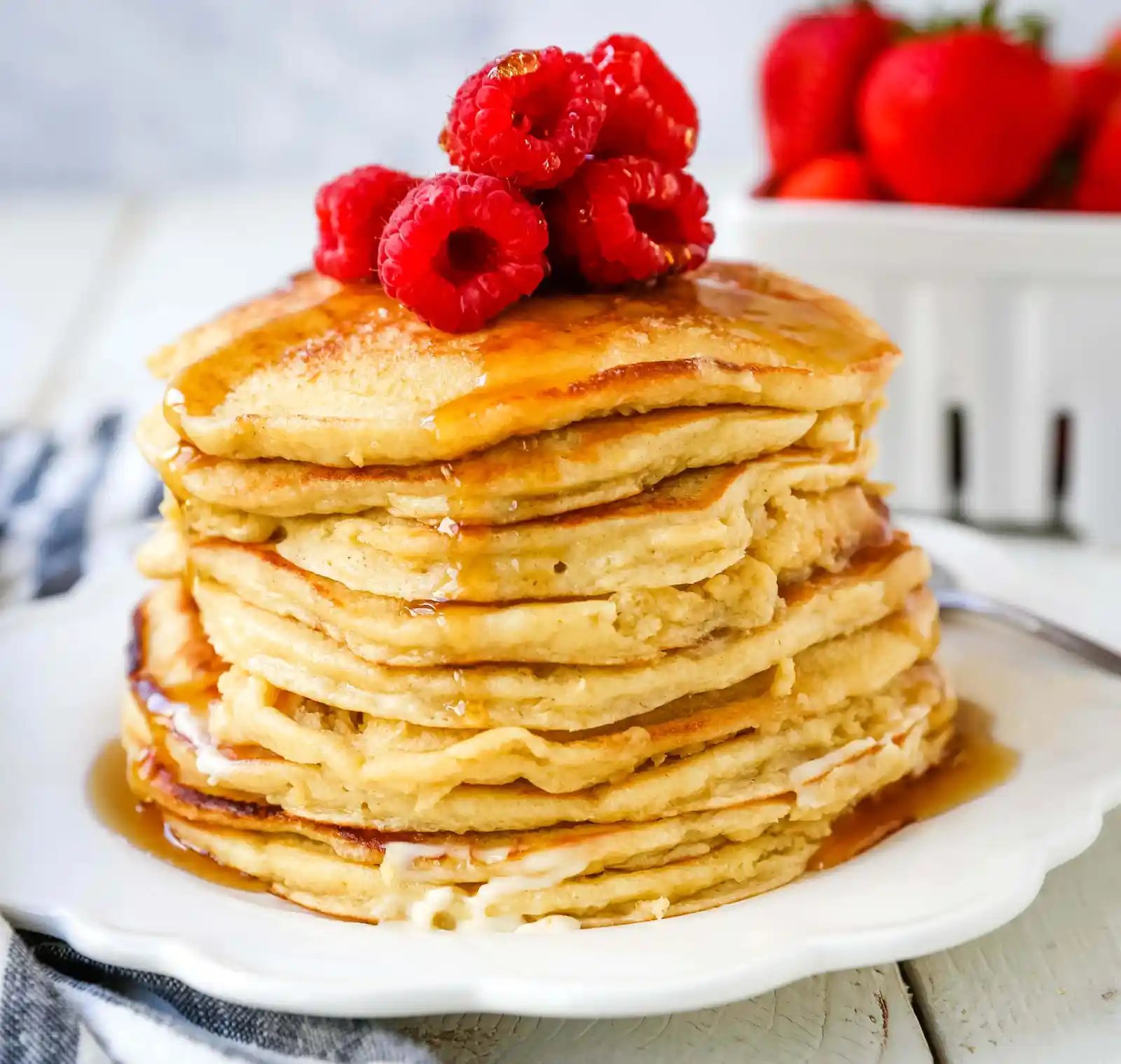 Cottage Cheese Pancakes High-protein gluten-free cottage cheese pancakes made a healthy, filling, delicious breakfast! www.modernhoney.com #breakfast #highprotein #protein #proteinrecipes #cottagecheesepancakes