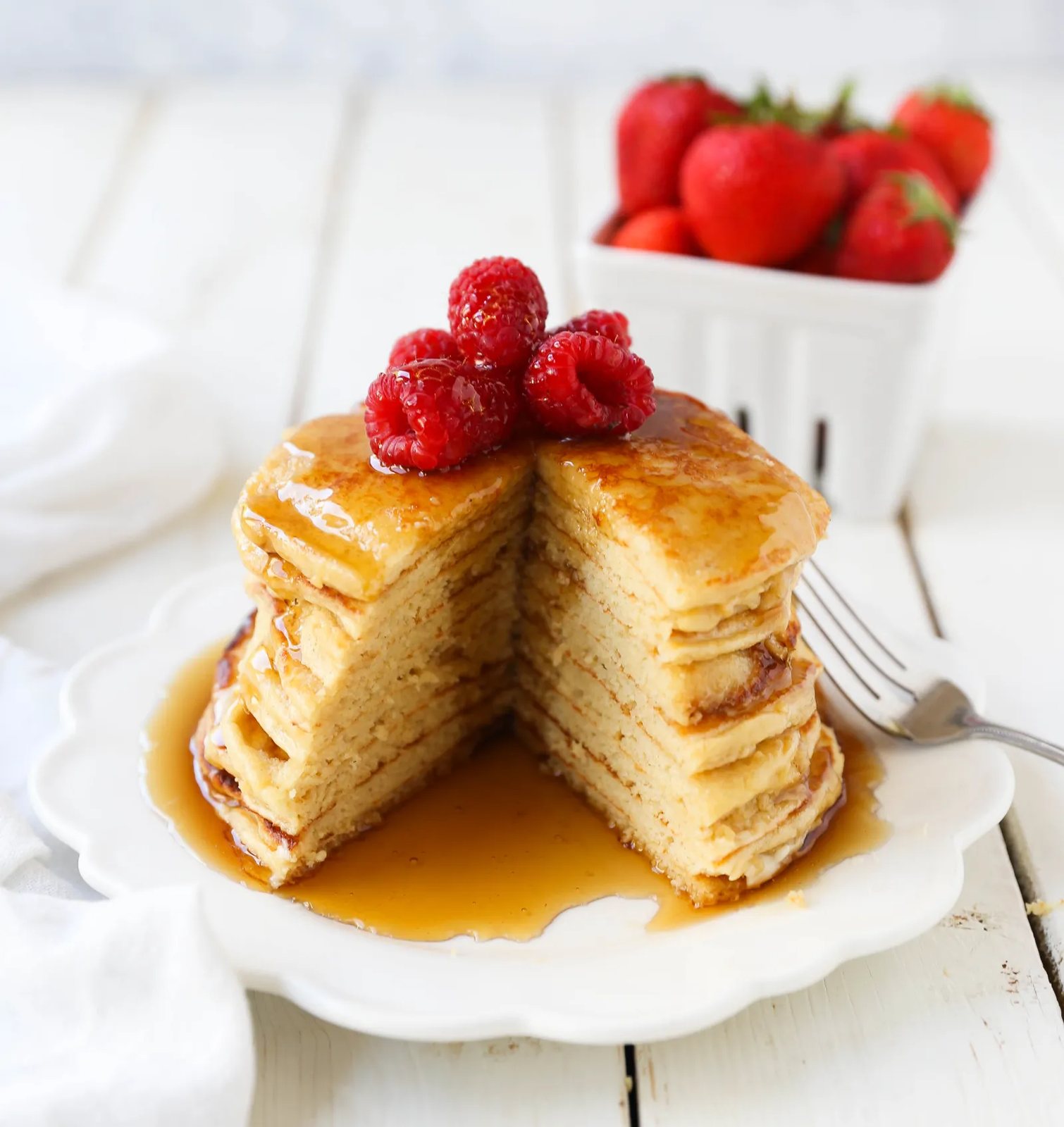 Cottage Cheese Pancakes High-protein gluten-free cottage cheese pancakes made a healthy, filling, delicious breakfast! www.modernhoney.com #breakfast #highprotein #protein #proteinrecipes #cottagecheesepancakes