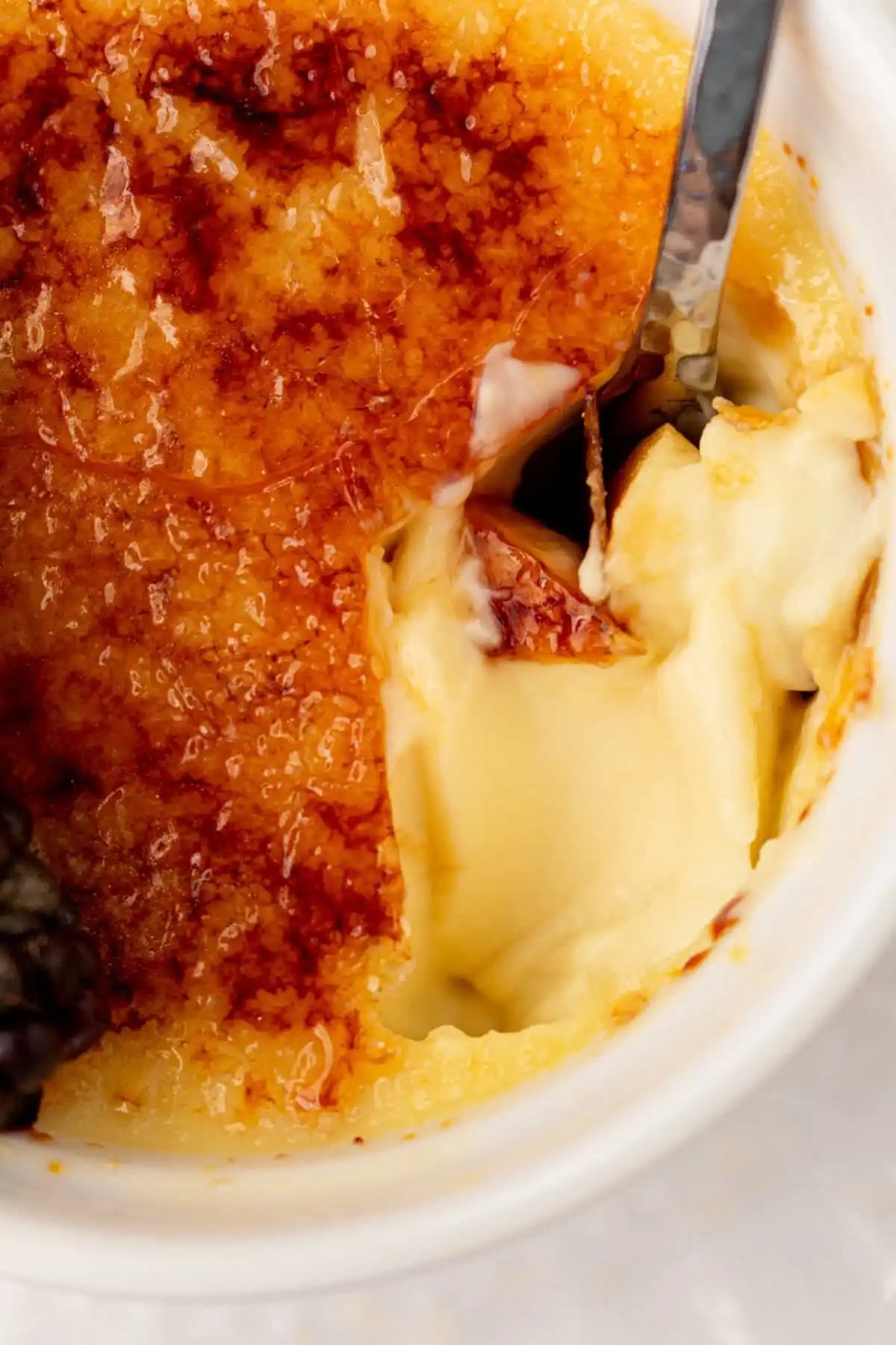 A creamy, silky vanilla custard topped with crisp sugar crust is one of the most popular desserts at restaurants for good reason. With its silky custard base and crackly caramelized sugar topping, it’s a showstopper that’s surprisingly easy to make at home.