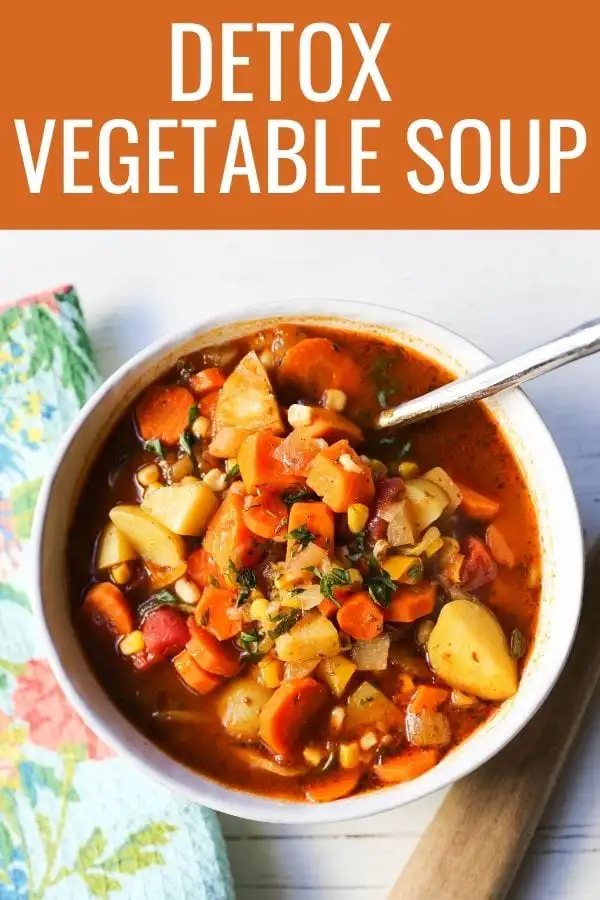 Detox Vegetable Soup. A healthy soup filled with vegetables, herbs, in a warm broth. How to make the best vegetable soup! www.modernhoney.com #vegetablesoup #veggiesoup #soups #soup #healthy