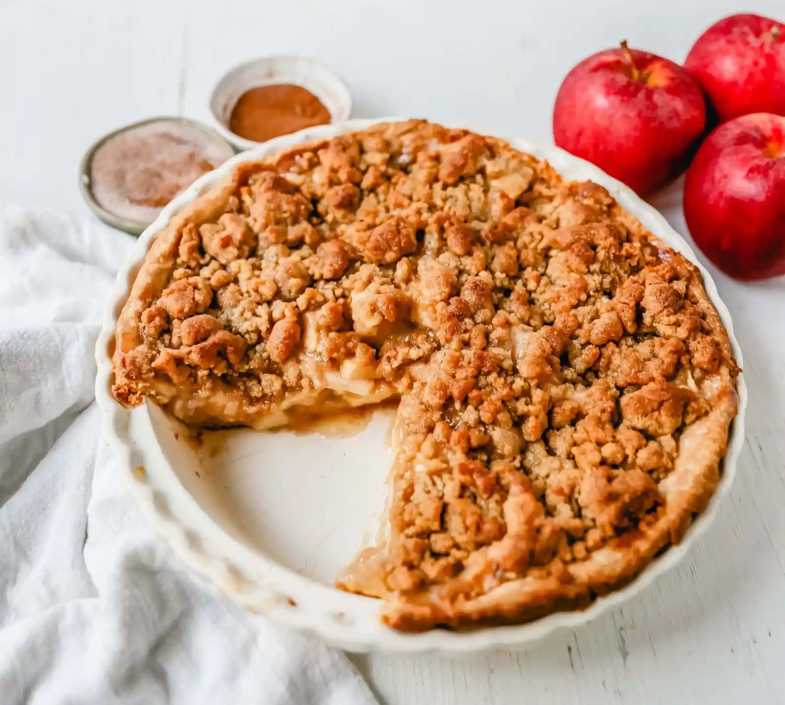 Dutch Apple Pie How to make a traditional Dutch Apple Pie with a buttery, flaky pie crust, topped with cinnamon-sugar apples, with a brown sugar streusel topping. www.modernhoney.com #apple #applepie #dutchapplepie
