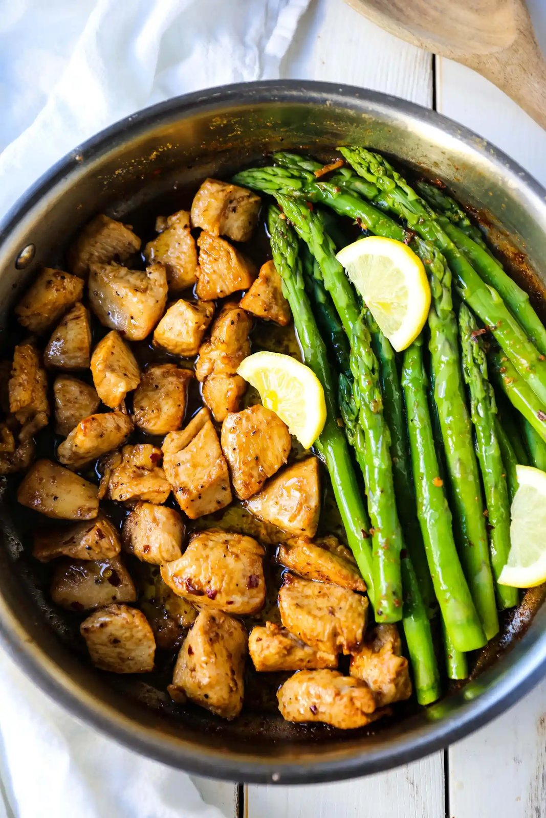 Garlic Butter Chicken and Asparagus Skillet