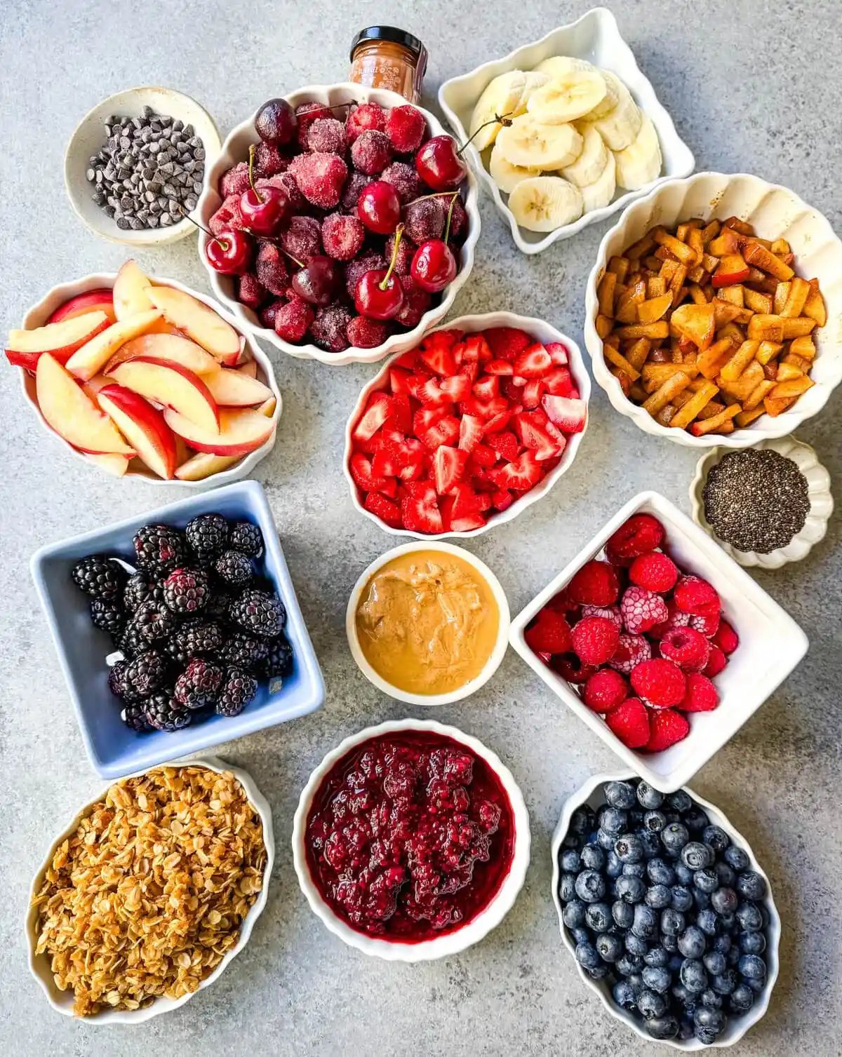 Greek Yogurt Bowls Toppings Ideas. What toppings to put on top of yogurt. High protein yogurt bowl ideas.