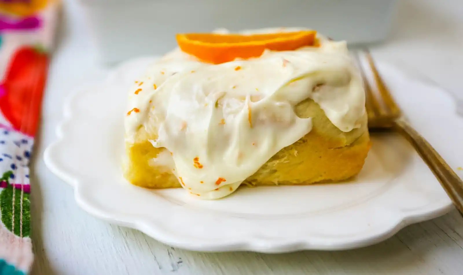 Homemade Orange Rolls Sweet homemade orange rolls with fresh orange zest and topped with an orange cream cheese frosting. www.modernhoney.com #orangerolls #orangerolls #homemadeorangerolls #baking