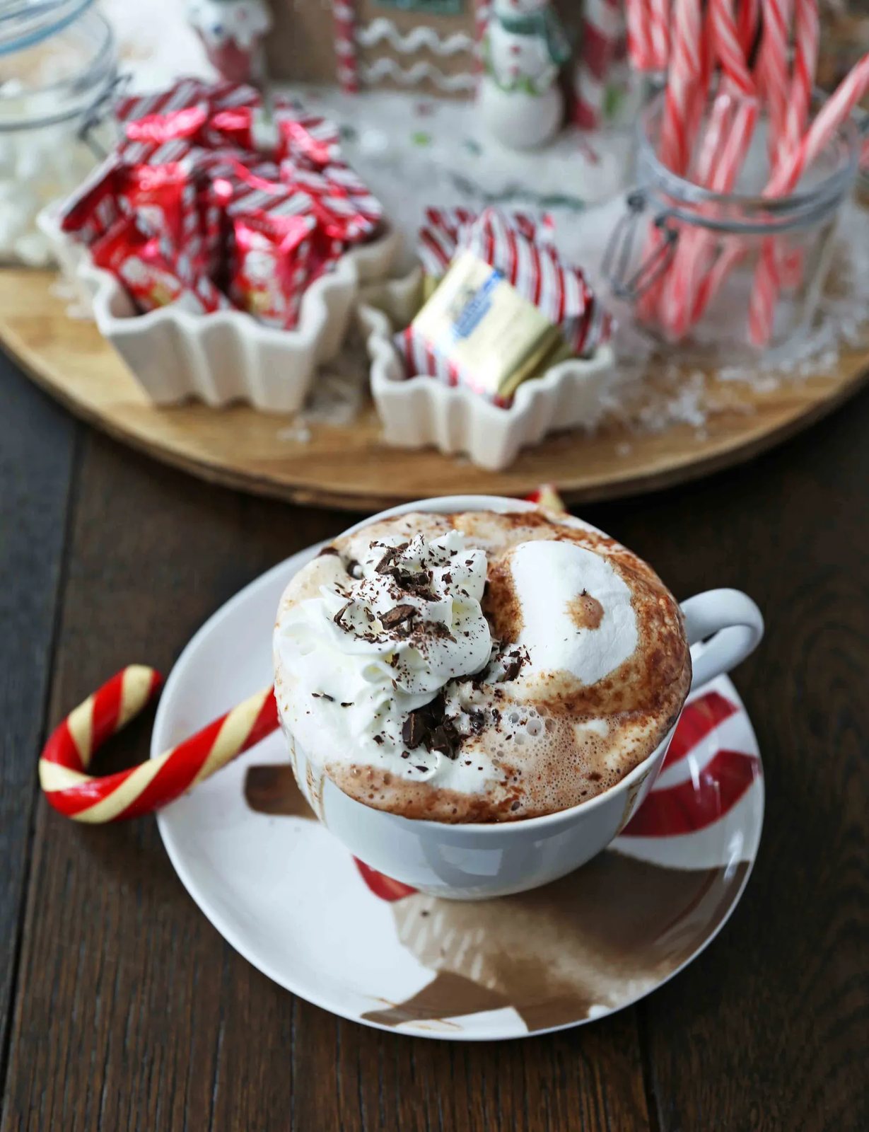 Homemade Hot Chocolate Recipe. How to make easy 5-ingredient gourmet hot chocolate. This Slow Cooker Hot Chocolate is perfect to serve at parties. A list of hot chocolate toppings ideas to make your very own Hot Chocolate Bar. www.modernhoney.com #hotchocolate #homemadehotchocolate #chocolate #hotchocolatebar #hotchocolatetoppings #christmas