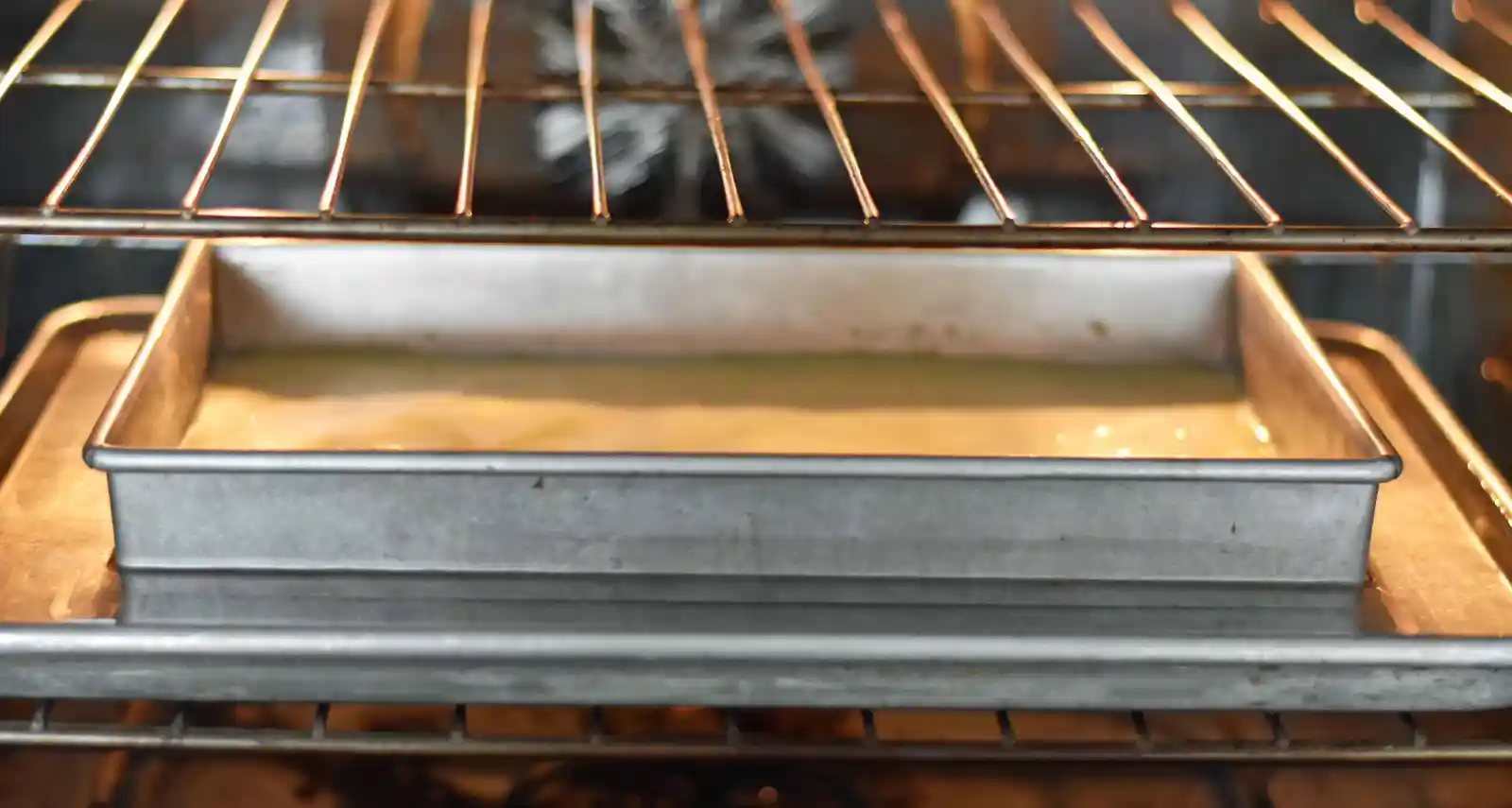 How to make perfectly creamy key lime cream pie bars with a water bath method. www.modernhoney.com