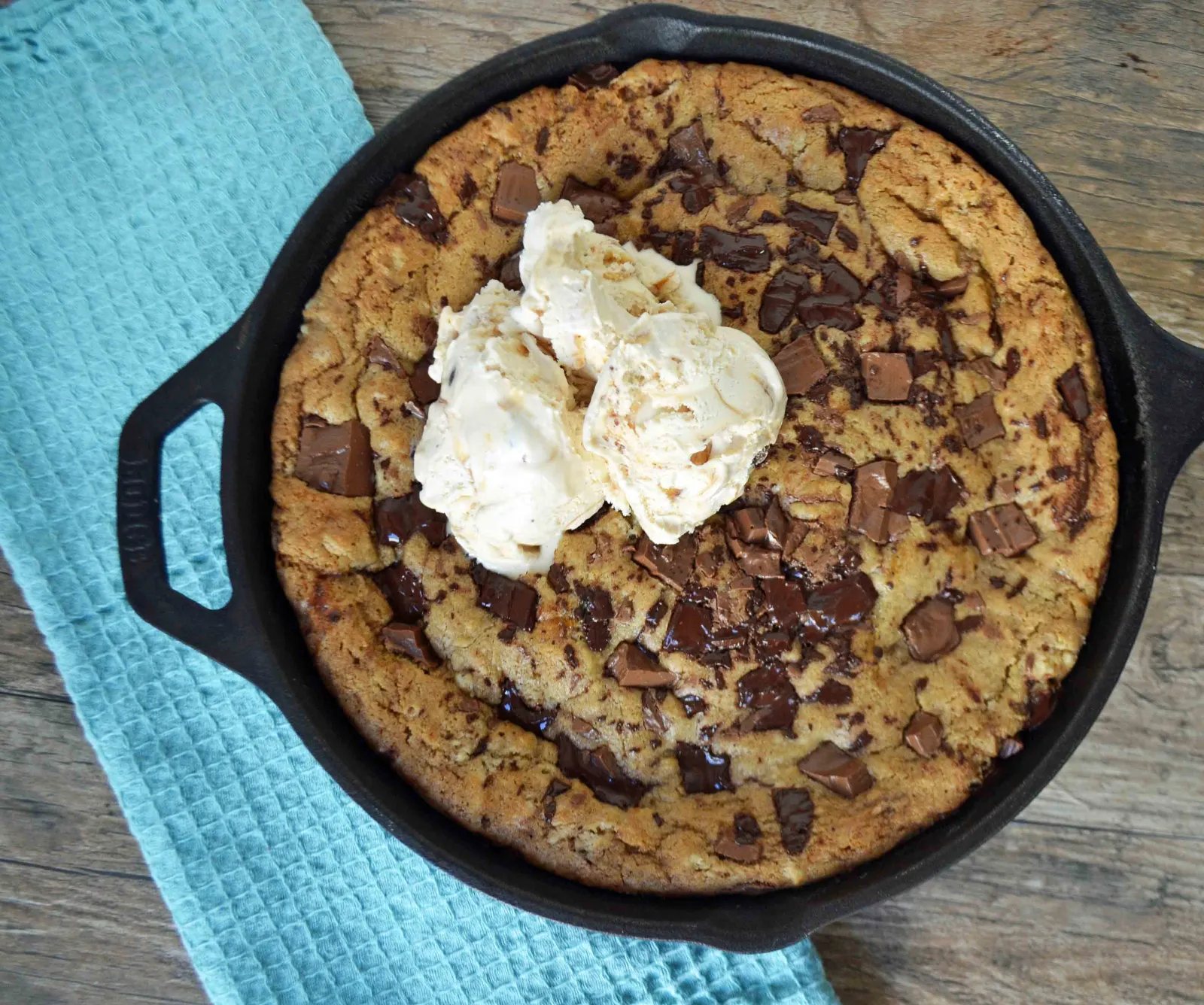Lady's Chocolate Chip Skillet Cookie Pizookie by Modern Honey - www.modernhoney.com