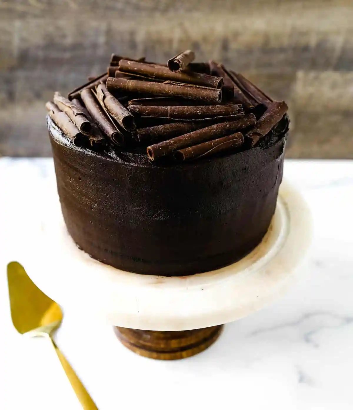 The Best Chocolate Cake Recipe. How to make the best homemade chocolate cake recipe. This Chocolate Birthday Cake with Chocolate Frosting is the only chocolate cake recipe you need! This is a moist chocolate cake with chocolate buttercream. How to make dark chocolate cake.