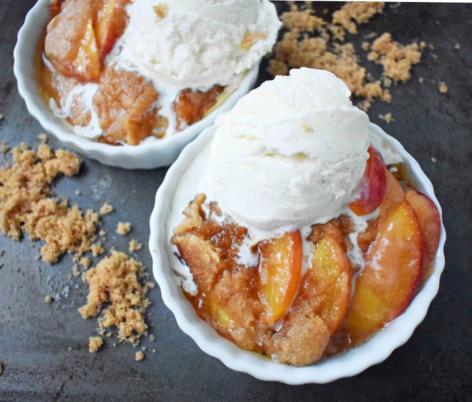 Nectarine Brown Sugar Crisp. Sweet ripe nectarines topped with a brown sugar oat crumble. A buttery brown sugar topping on top of sweet nectarines. Peach Brown Sugar Crisp. www.modernhoney.com