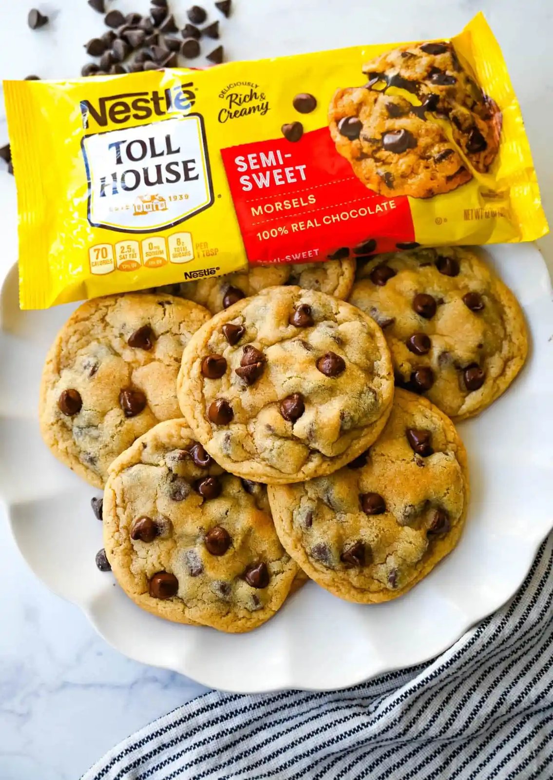 The Nestle Toll House Chocolate Chip Cookie Recipe. How to make the original Toll House chocolate chip cookie recipe on the bag. Tips for making the best Toll house chocolate chip cookies.