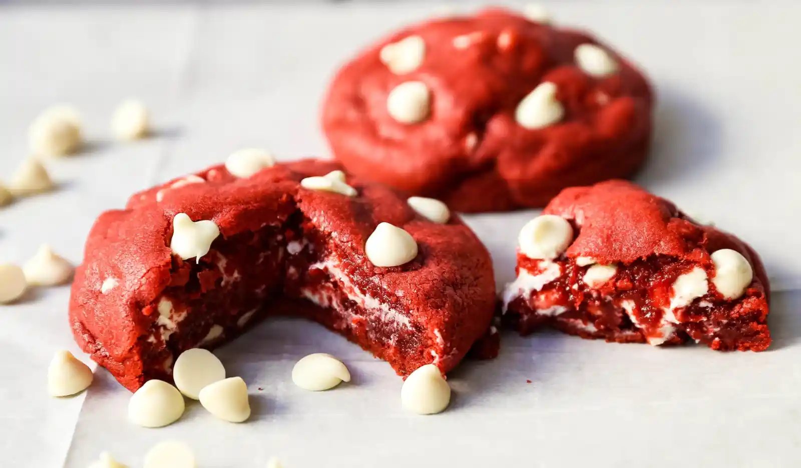 Red Velvet Cookies. Soft chewy famous Red Velvet Cookies with sweet white chocolate chips. www.modernhoney.com #redvelvet #redvelvetcookies #cookies #4thofJuly
