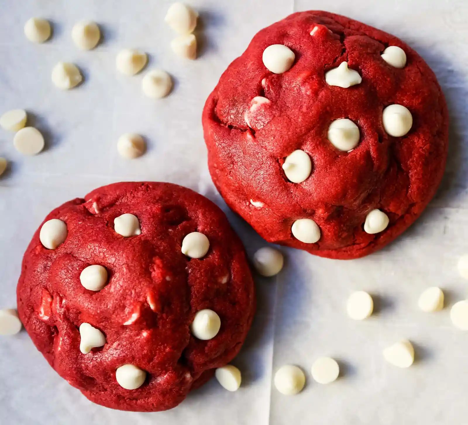 Red Velvet Cookies. Soft chewy famous Red Velvet Cookies with sweet white chocolate chips. www.modernhoney.com #redvelvet #redvelvetcookies #cookies #4thofJuly