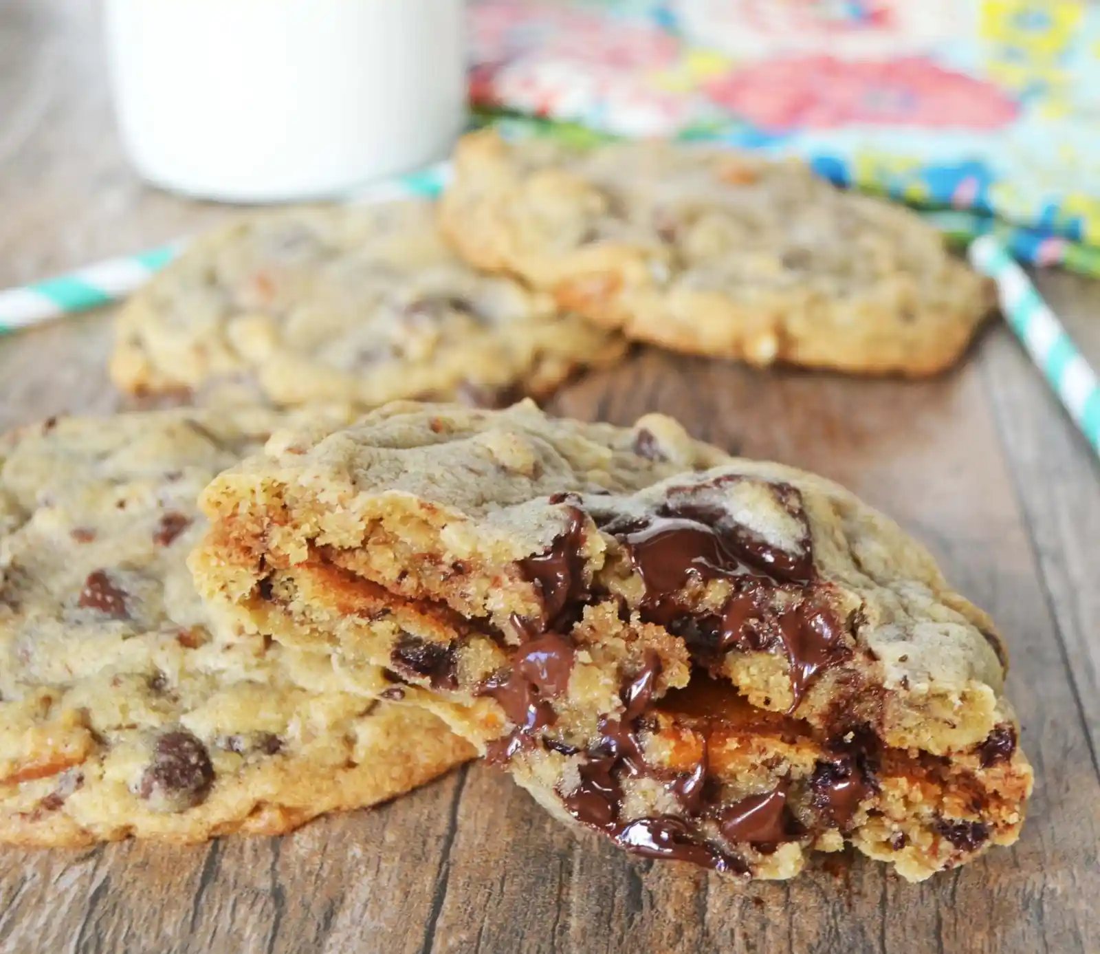 Salty Sweet Caramel Pretzel Cookies