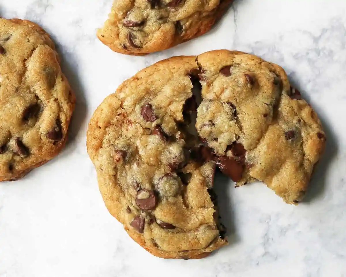 The Best Chocolate Chip Cookie Ingredients. How to make the best chocolate chip cookies in the world. These are hands down the most perfect chocolate chip cookies! Tips for making the best homemade chewy chocolate chip cookies.