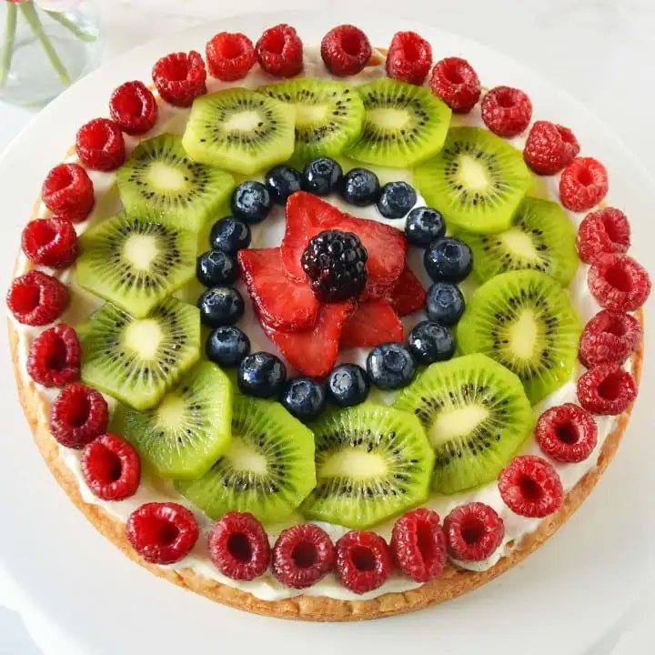 White Chocolate Macadamia Fruit Pizza Tart by Modern Honey. www.modernhoney.com