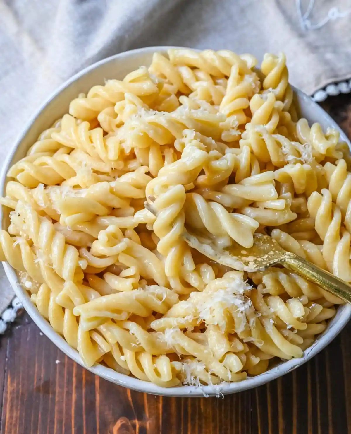 World's Best Buttered Noodles Ingredients. These buttered noodles are the easiest comfort food ever made with tender pasta, butter, and parmesan cheese. You only need 3 ingredients to make this butter parmesan pasta (also known as Burro e Parmigiano).