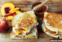 Honeyed Peach & Sharp Cheddar Meltdown