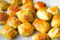 Pillowy Soft Pretzel Bites