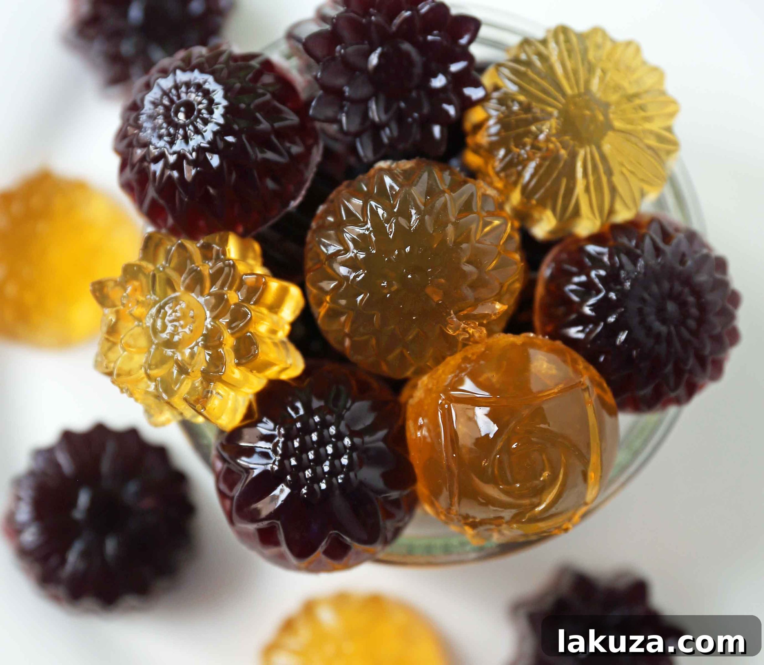 Homemade Gummy Fruit Snacks. Healthy 3-ingredient no-sugar-added gummies. www.modernhoney.com #gummies #fruitsnacks #homemadefruitsnacks #gummybears