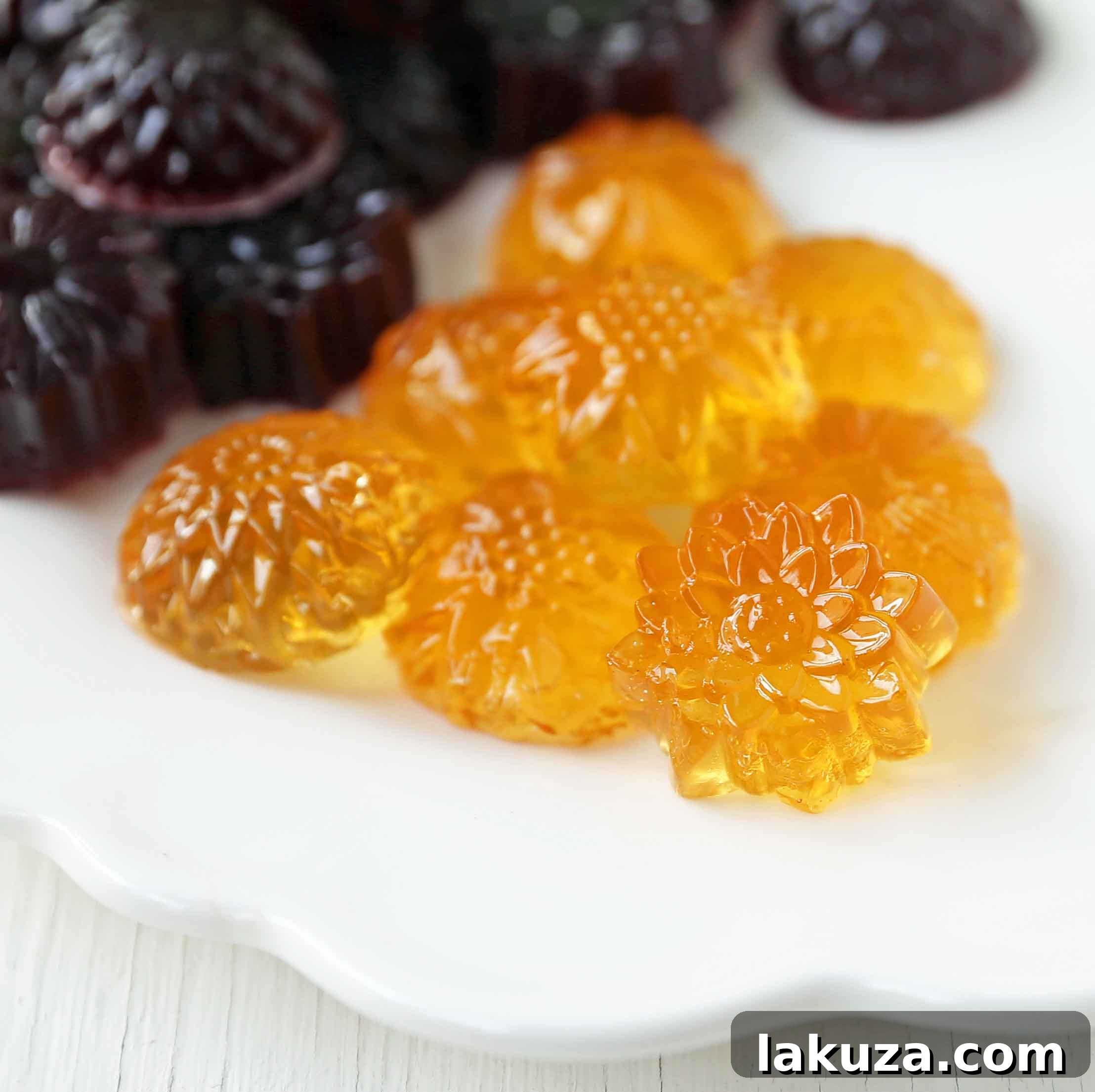 Homemade Gummy Fruit Snacks. Healthy 3-ingredient no-sugar-added gummies. www.modernhoney.com #gummies #fruitsnacks #homemadefruitsnacks #gummybears
