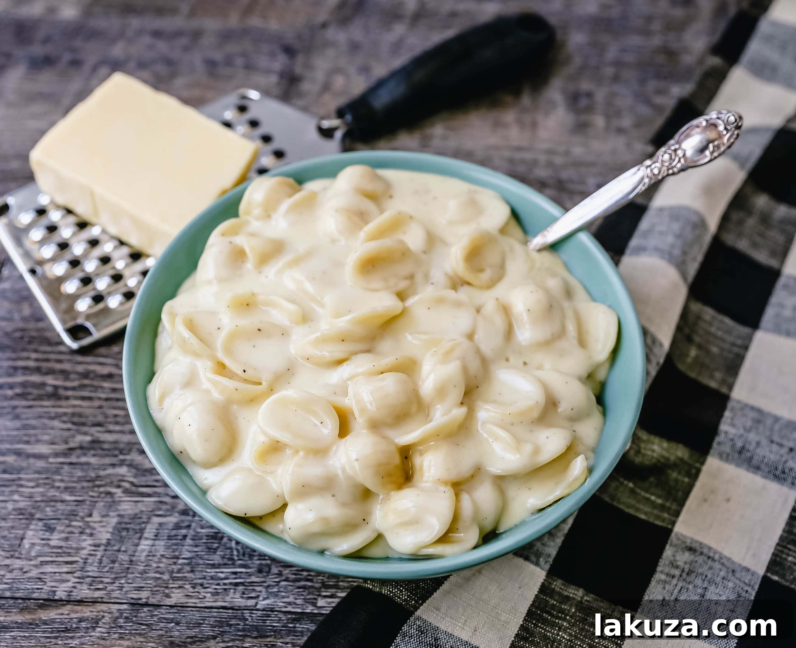 Panera-Inspired Creamy White Cheddar Mac and Cheese 3 Panera Copycat White Cheddar Macaroni and Cheese The creamiest, richest homemade white cheddar macaroni and cheese. This is one of Panera's most popular recipes and now you can make a copycat recipe at home!