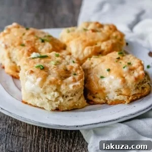 Homemade Cheesy Garlic Biscuits: Fluffy, buttery, with cheddar and garlic.