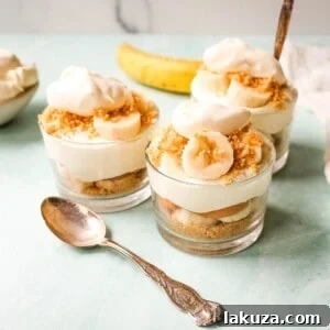 The Famous Magnolia Bakery Banana Pudding is the best banana pudding recipe ever! This iconic NYC Bakery is known for its banana pudding and I am sharing their famous banana pudding recipe with you!