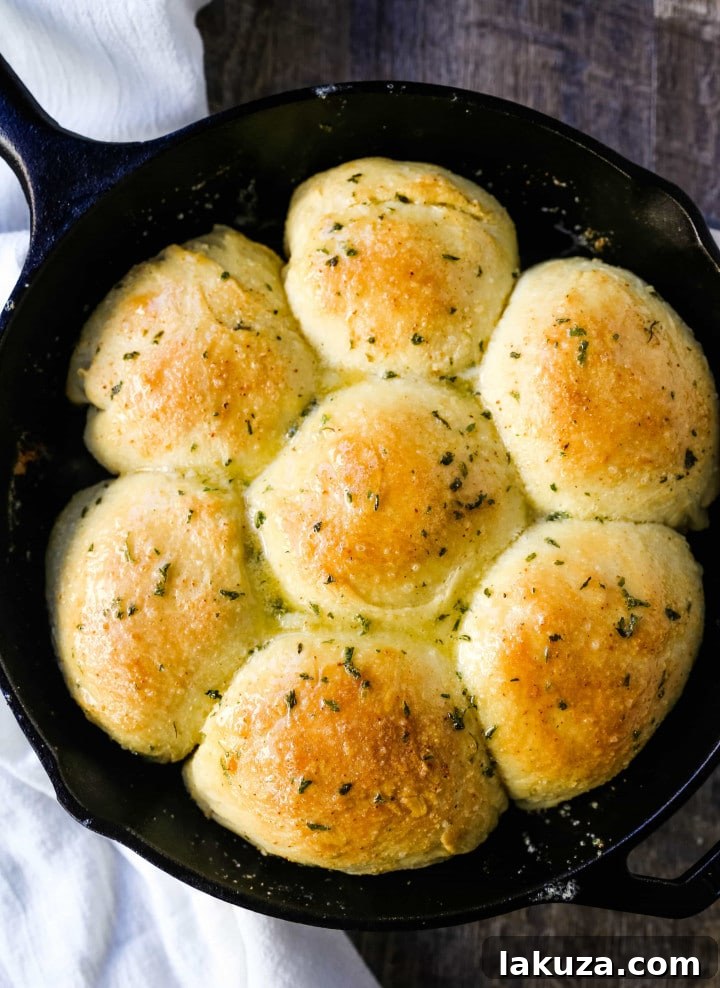 Homemade Garlic Butter Rolls: Fluffy, pull-apart rolls slathered in garlic herb butter, perfect homemade recipe.