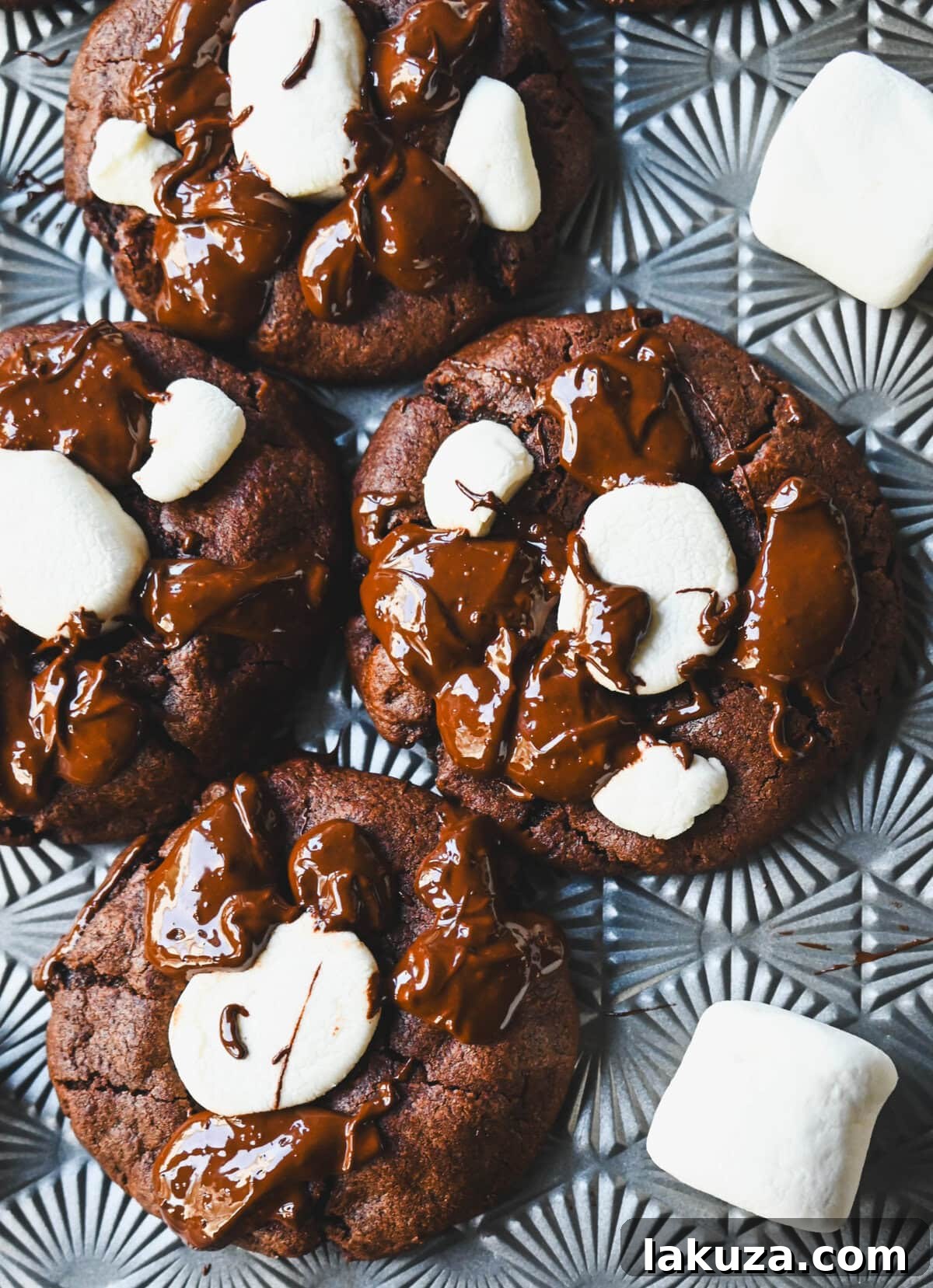 80 Irresistible Christmas Cookie Recipes 9 Hot Cocoa Cookies with a homemade chocolate cookie base, gooey marshmallow topping, and melted chocolate drizzle. Customize with peppermint for Peppermint Hot Cocoa Cookies.