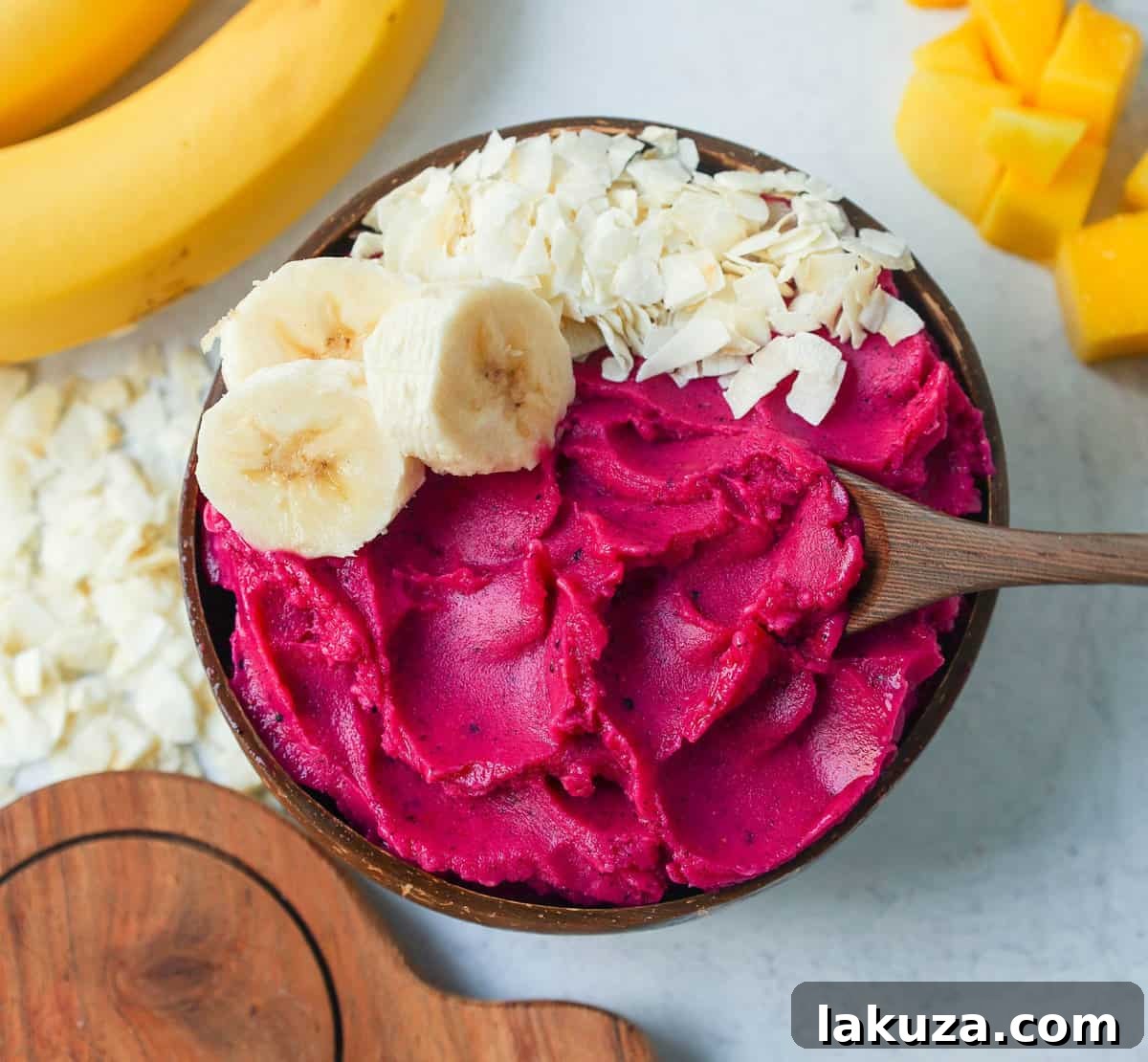 Four Fabulously Easy Smoothie Bowls 7 Pitaya Dragonfruit Smoothie Bowl. How to make a pink dragon fruit smoothie bowl at home.