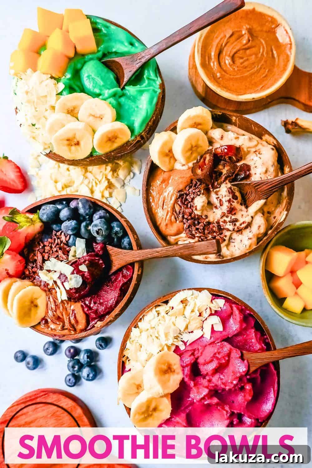 Four Fabulously Easy Smoothie Bowls 9 How to make a thick, creamy, fruity smoothie bowl at home. Here are all of the tips and tricks for making the best smoothie bowls. I am sharing 4 smoothie bowl recipes -- acai smoothie bowl, pitaya dragonfruit smoothie bowl, chocolate peanut butter banana smoothie bowl, and blue tropical pineapple coconut smoothie bowl.
