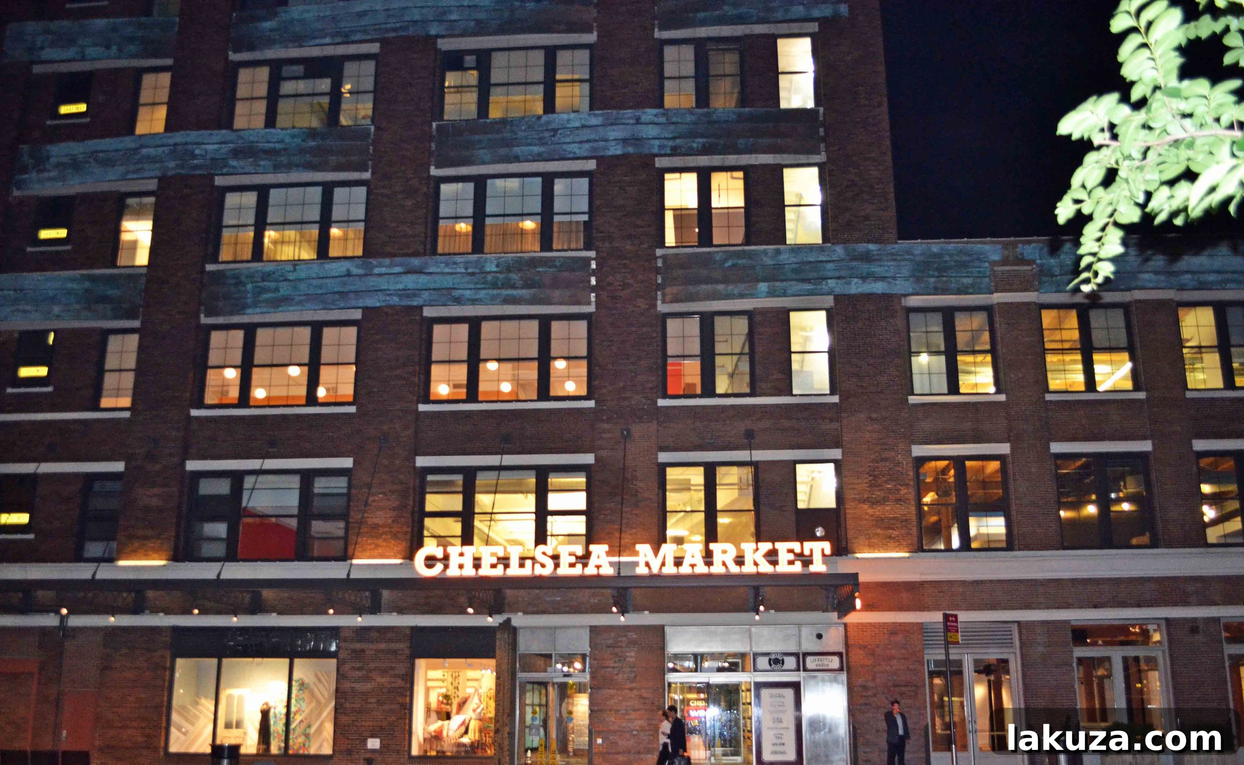 Top Bites and Sights in the Big Apple 25 Bustling Interior of Chelsea Market, New York City - Foodie Destination