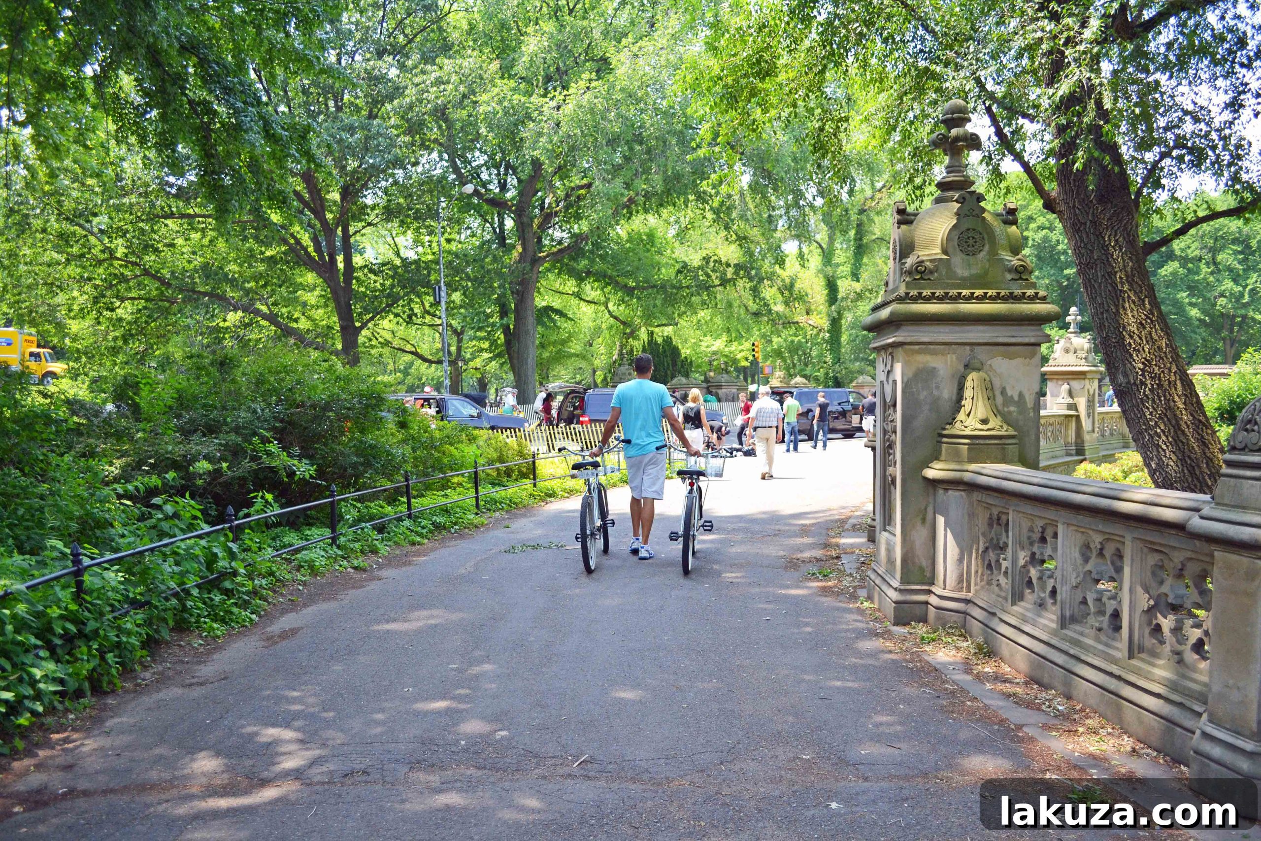 Top Bites and Sights in the Big Apple 4 Autumn Colors in Central Park, New York City - Best Places to See